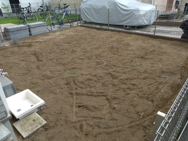 グリーンフォエバーの人工芝施工事例Before