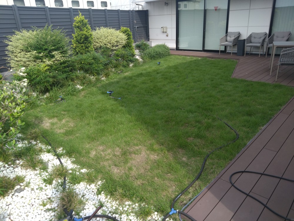 グリーンフォエバーの人工芝施工事例Before