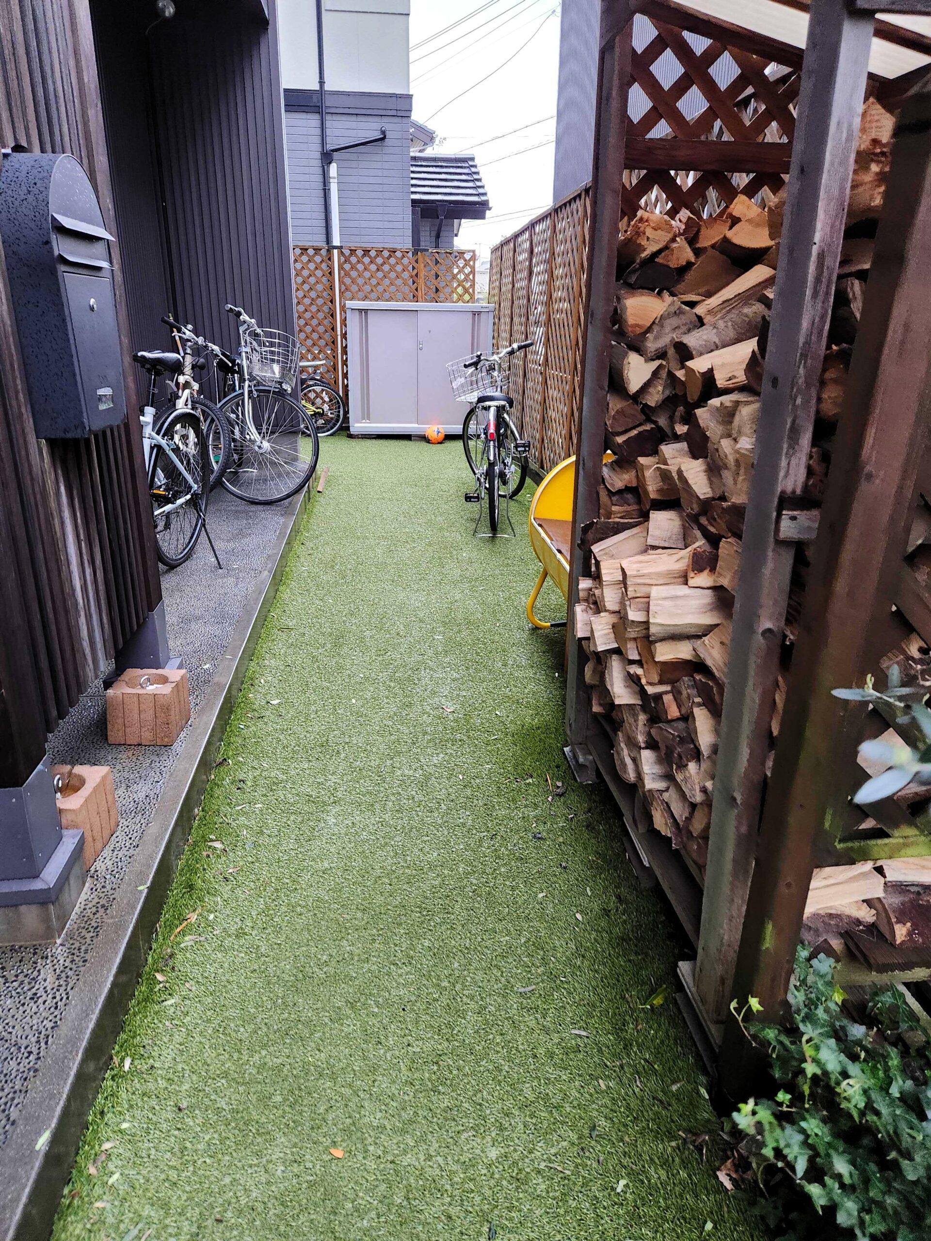 業者施工　5年後の人工芝の状態